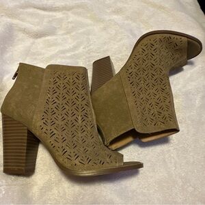 Restricted Tan Lacer Cut Faux Leather Peep Toe Ankle Booties Women Size 7.5